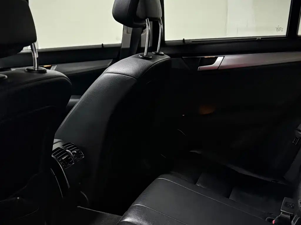 Mercedes-Benz C-Class 2012 — фото 10