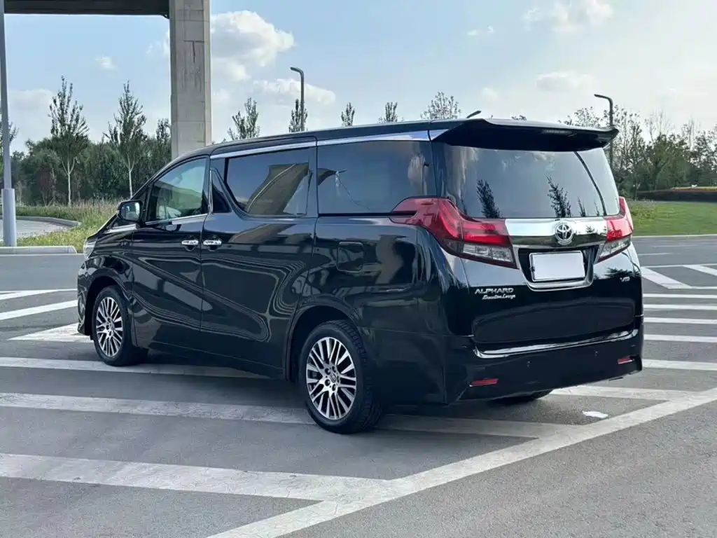 Toyota Alphard 2017 — фото 14