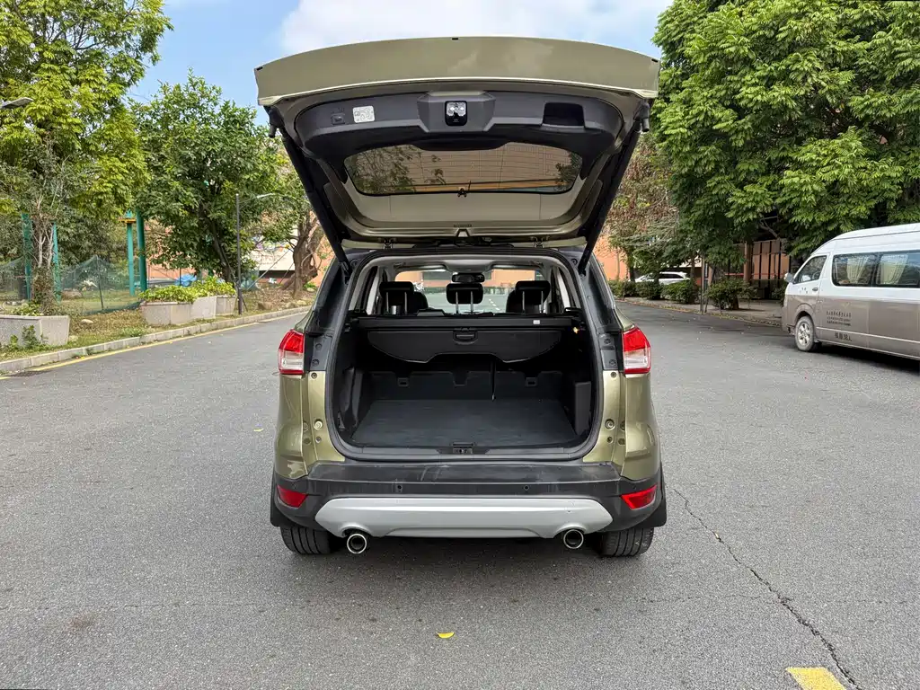 Ford Kuga 2015 — фото 18