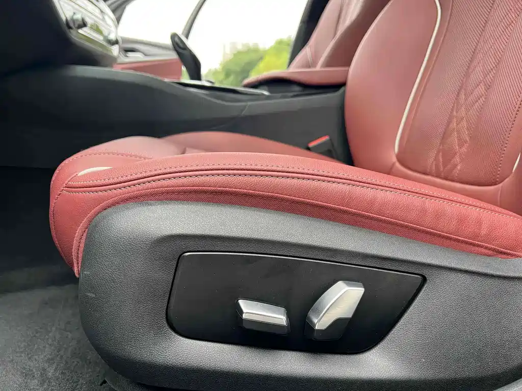 BMW 5 Series 2023 — фото 10