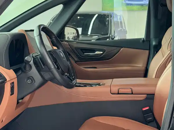 Toyota Vellfire 2024