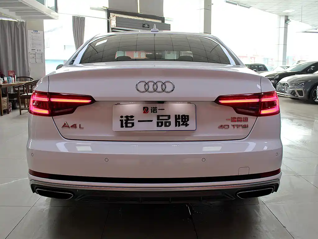 Audi A4L 2019 — фото 3
