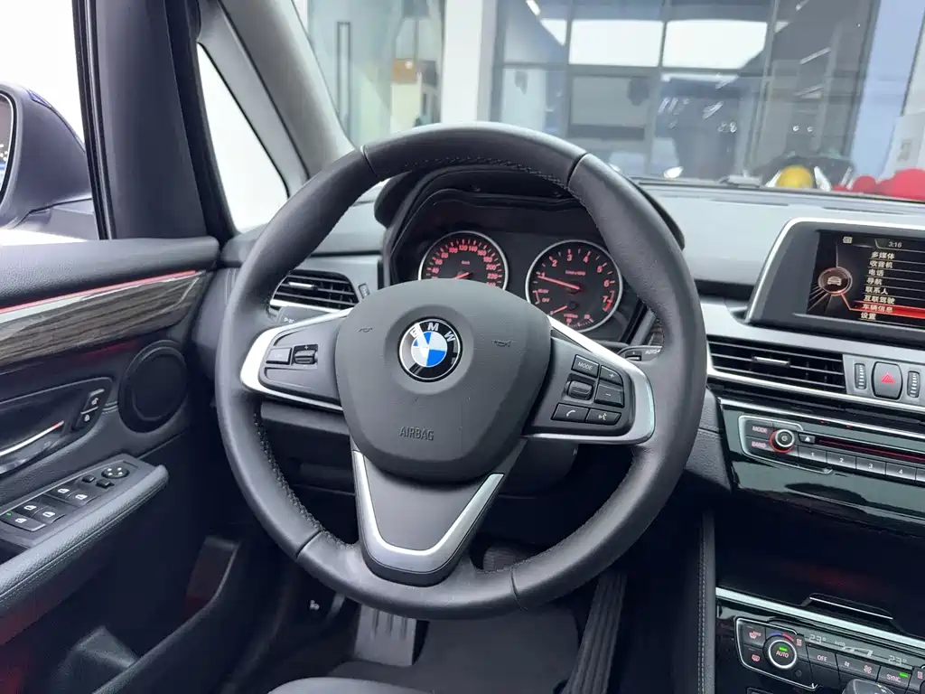 BMW 2 Series Station Wagon 2015 — фото 9