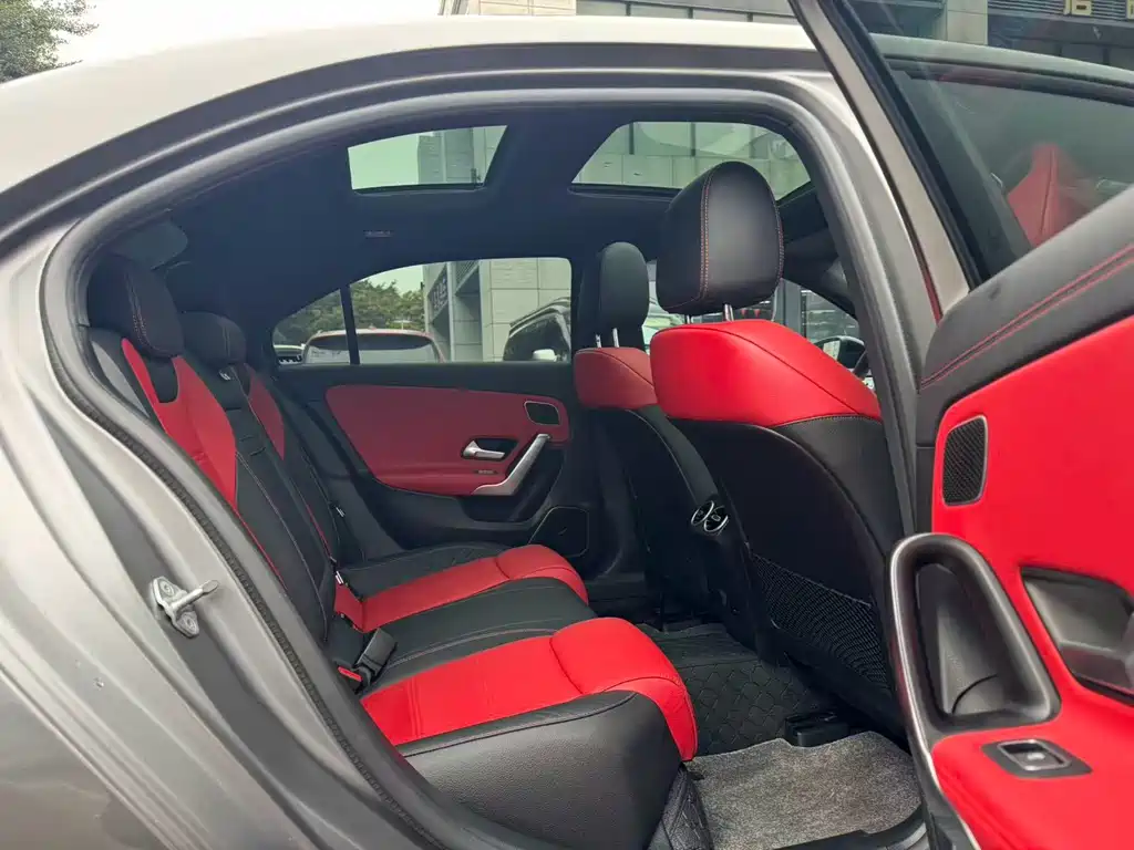 Mercedes-Benz A-Class AMG 2023 — фото 4