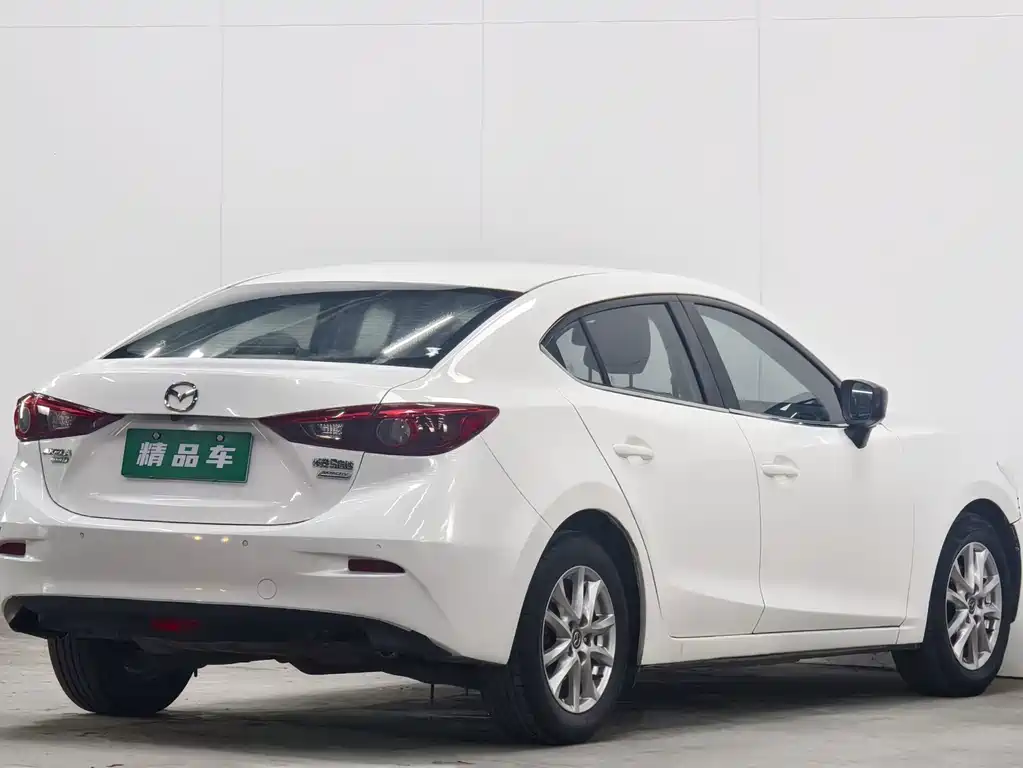 Mazda 3 Axela 2015