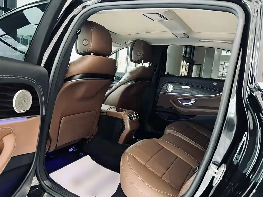 Mercedes-Benz E-Class 2020 — фото 10