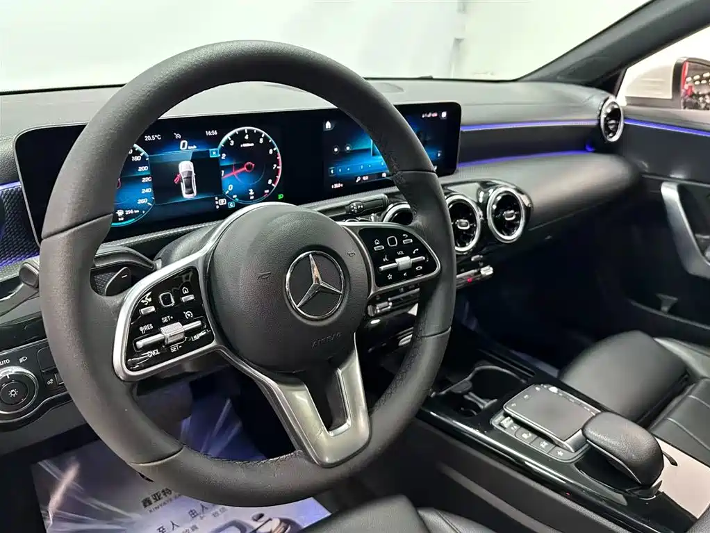 Mercedes-Benz A-Class 2020 — фото 18