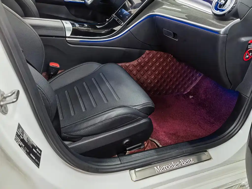Mercedes-Benz C-Class 2023 — фото 33
