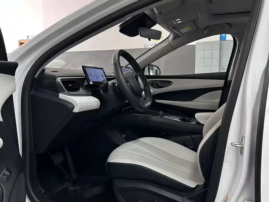BYD Seal 05 DM-i 2025 — фото 5