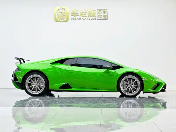 Lamborghini Huracan 2021