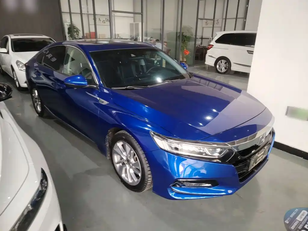 Honda Accord 2018 — фото 25