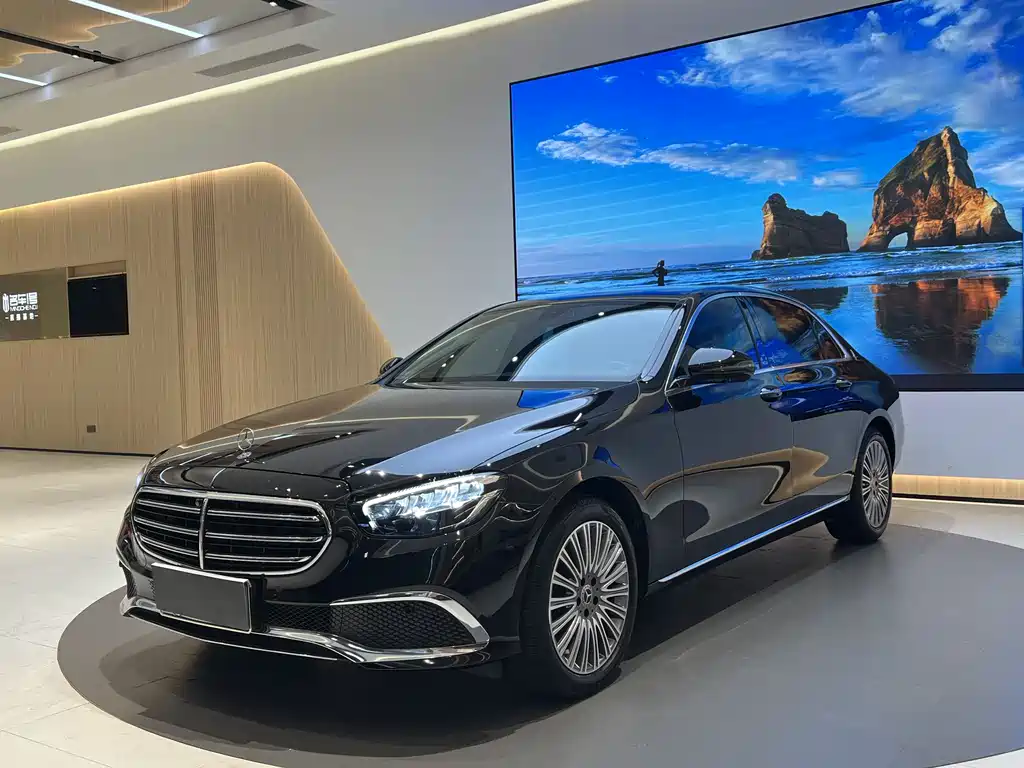 Mercedes-Benz E-Class 2023 — фото 1