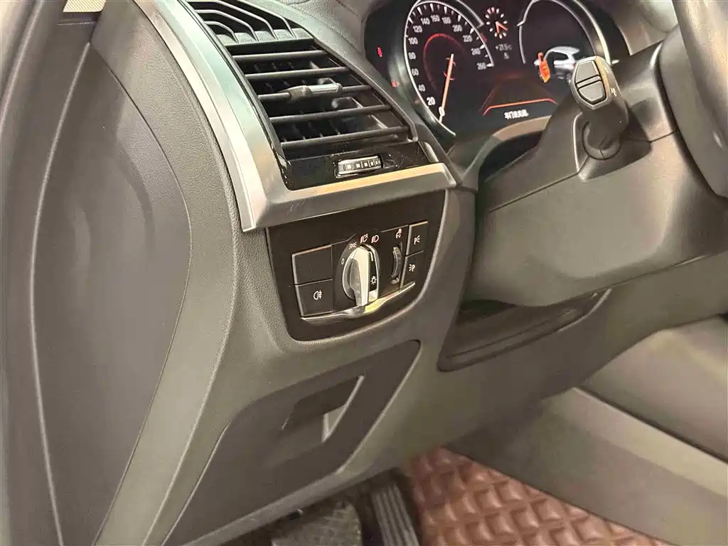 BMW X3 2019 — фото 17