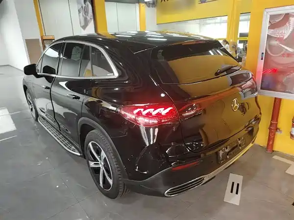 Mercedes-Benz EQE SUV 2024