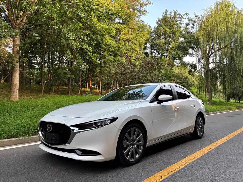 Mazda 3 Axela 2022