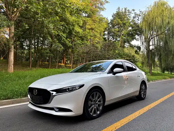 Mazda 3 Axela 2022