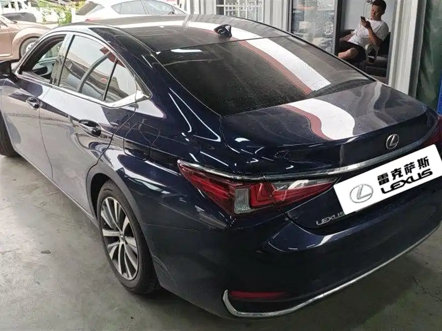 Lexus ES 2020 — фото 3
