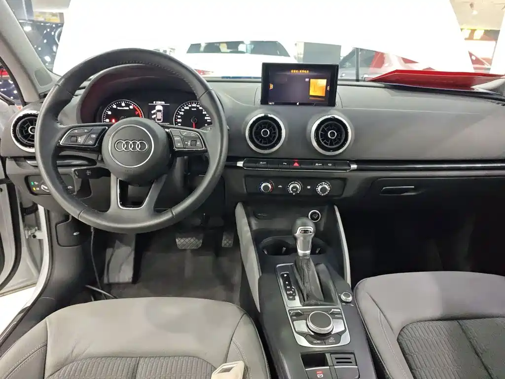 Audi A3 2021 — фото 10