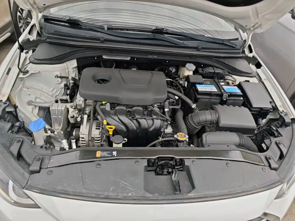 Hyundai Elantra 2019 — фото 20