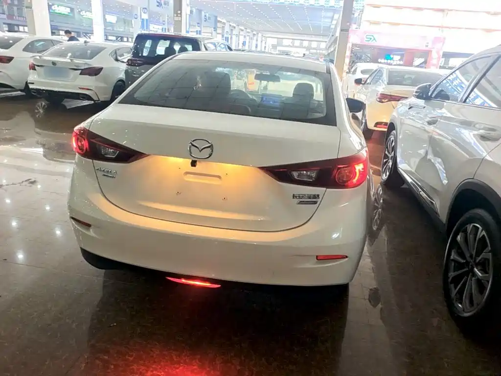 Mazda 3 Axela 2018