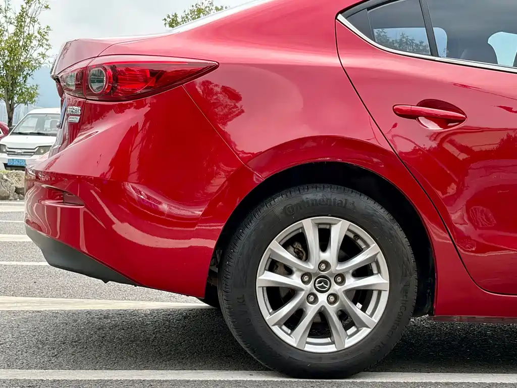 Mazda 3 Axela 2016 — фото 10