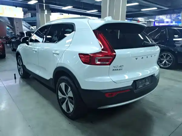 Volvo XC40 2024