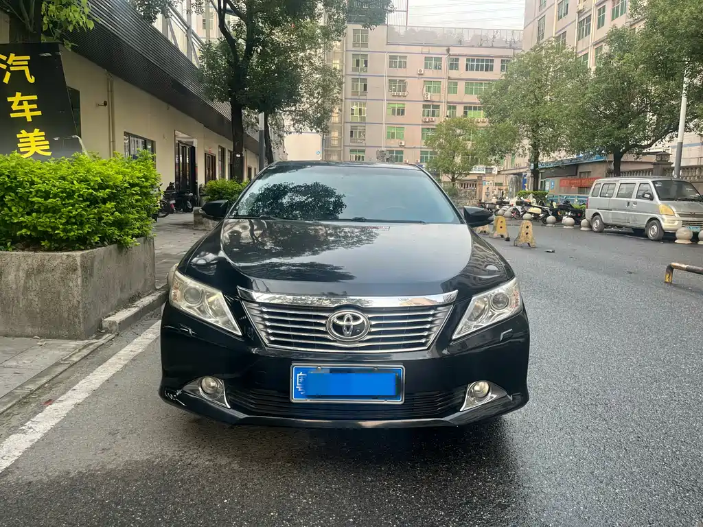 Toyota Camry 2013 — фото 2