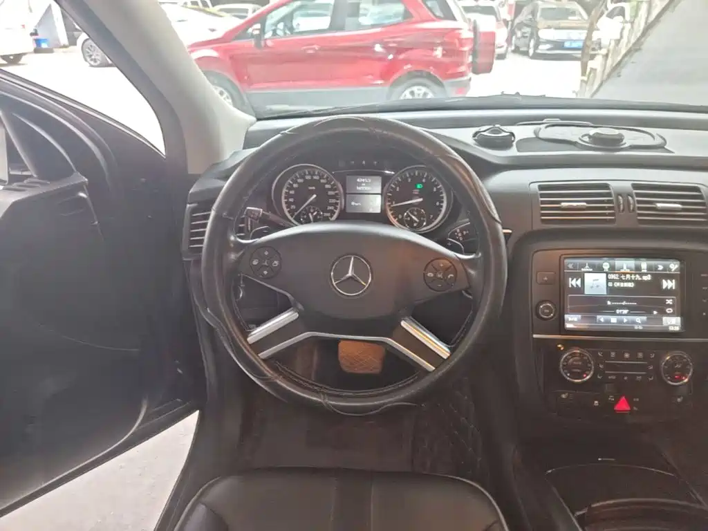 Mercedes-Benz R-Class 2016