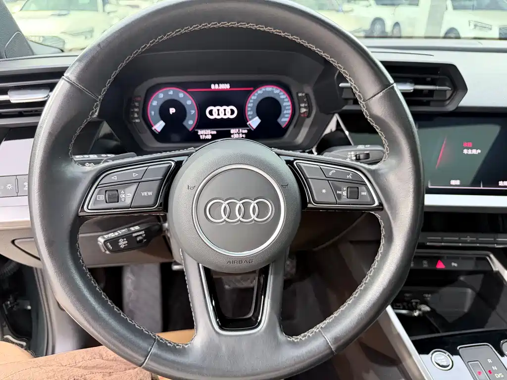 Audi A3 2023 — фото 11