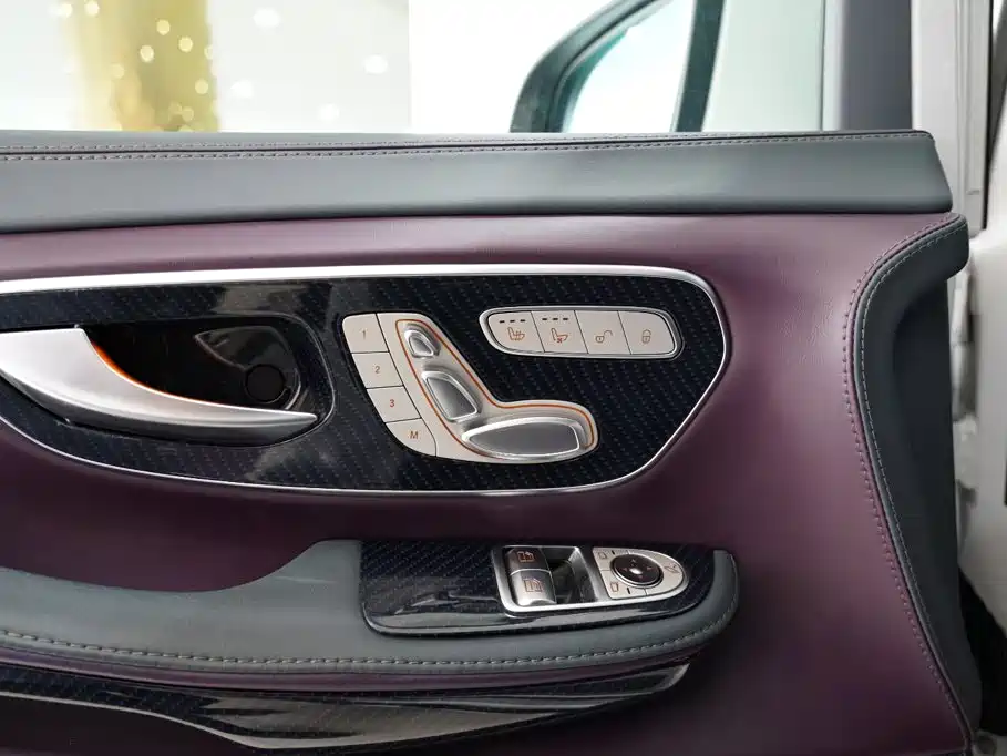 Mercedes-Benz V-Class 2021 — фото 13
