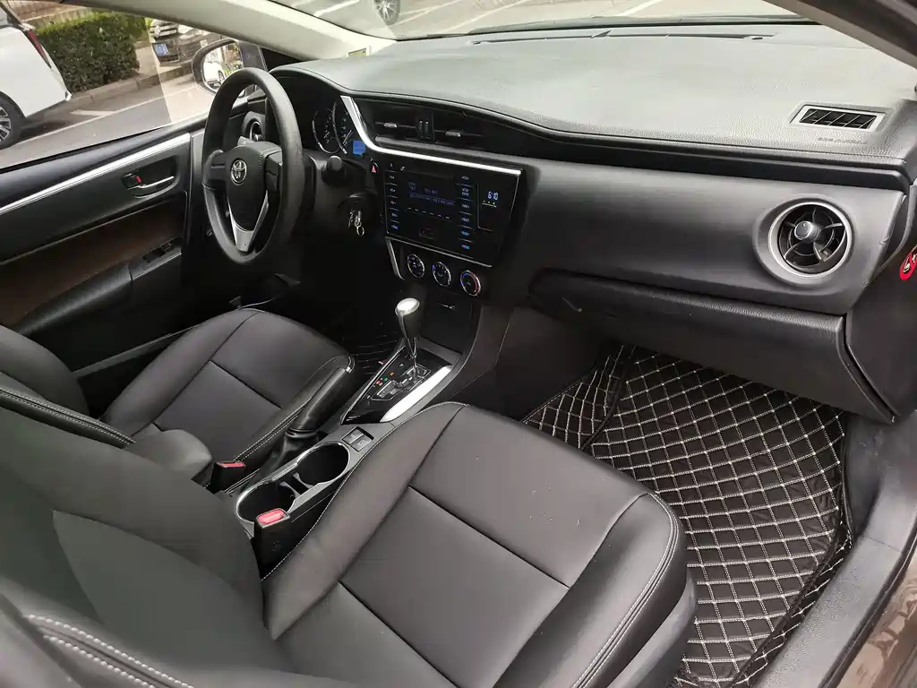 Toyota Corolla 2017 — фото 17