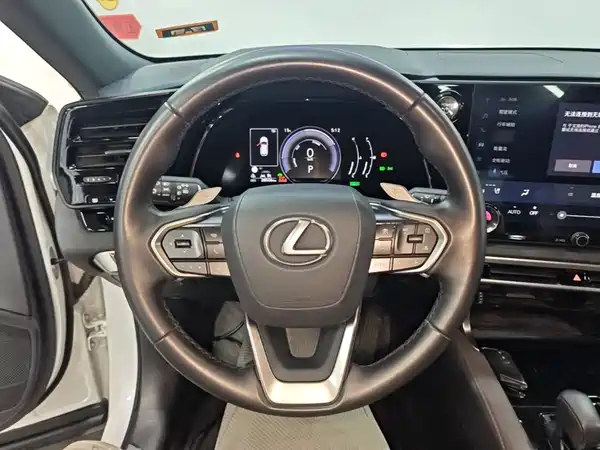 Lexus RX 2024