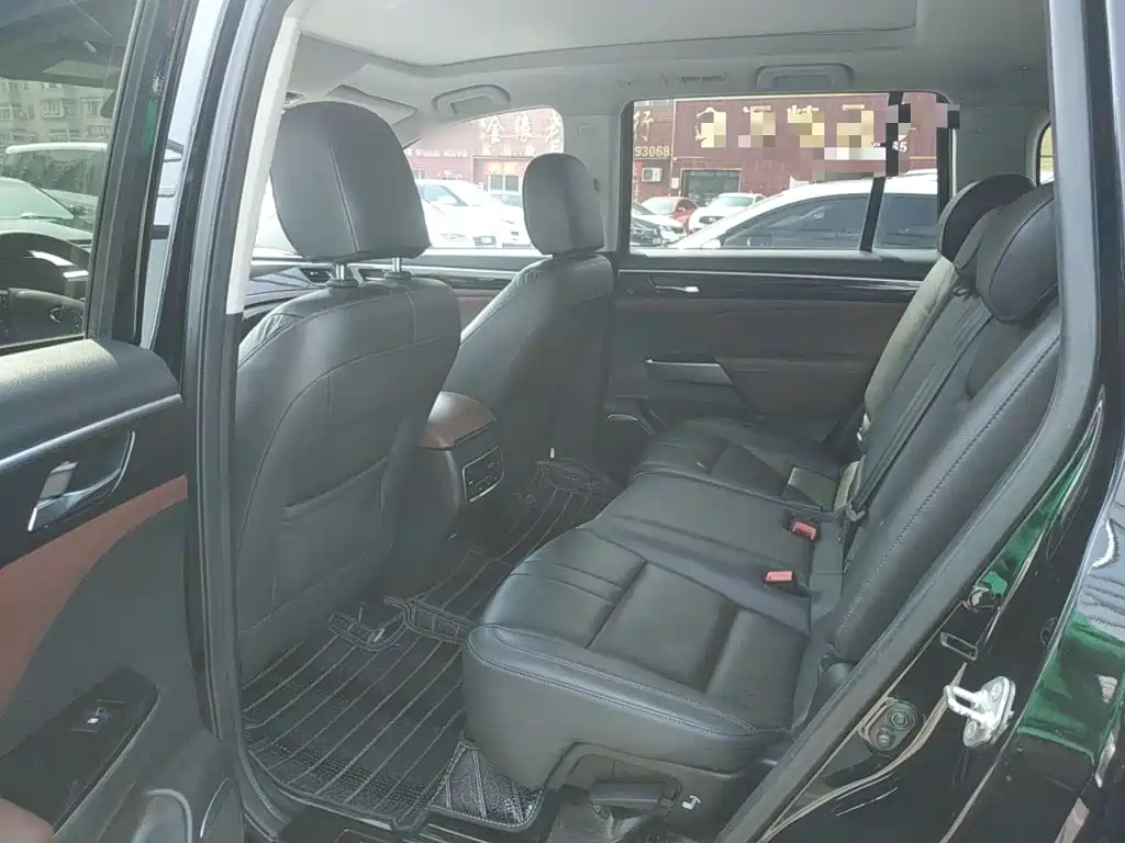 GAC Motor Trumpchi GS8 2018 — фото 13