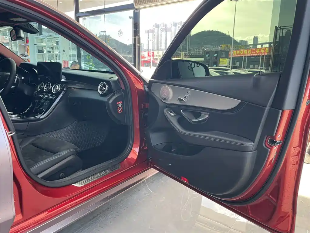 Mercedes-Benz C-Class 2018 — фото 16