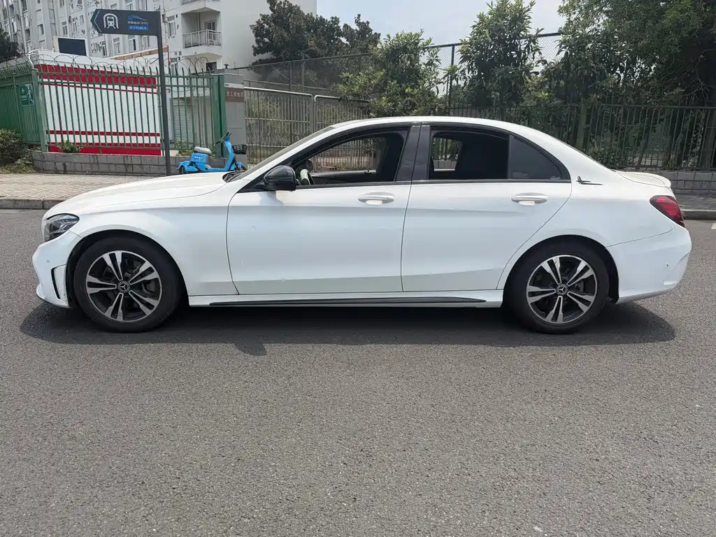 Mercedes-Benz C-Class 2019 — фото 4