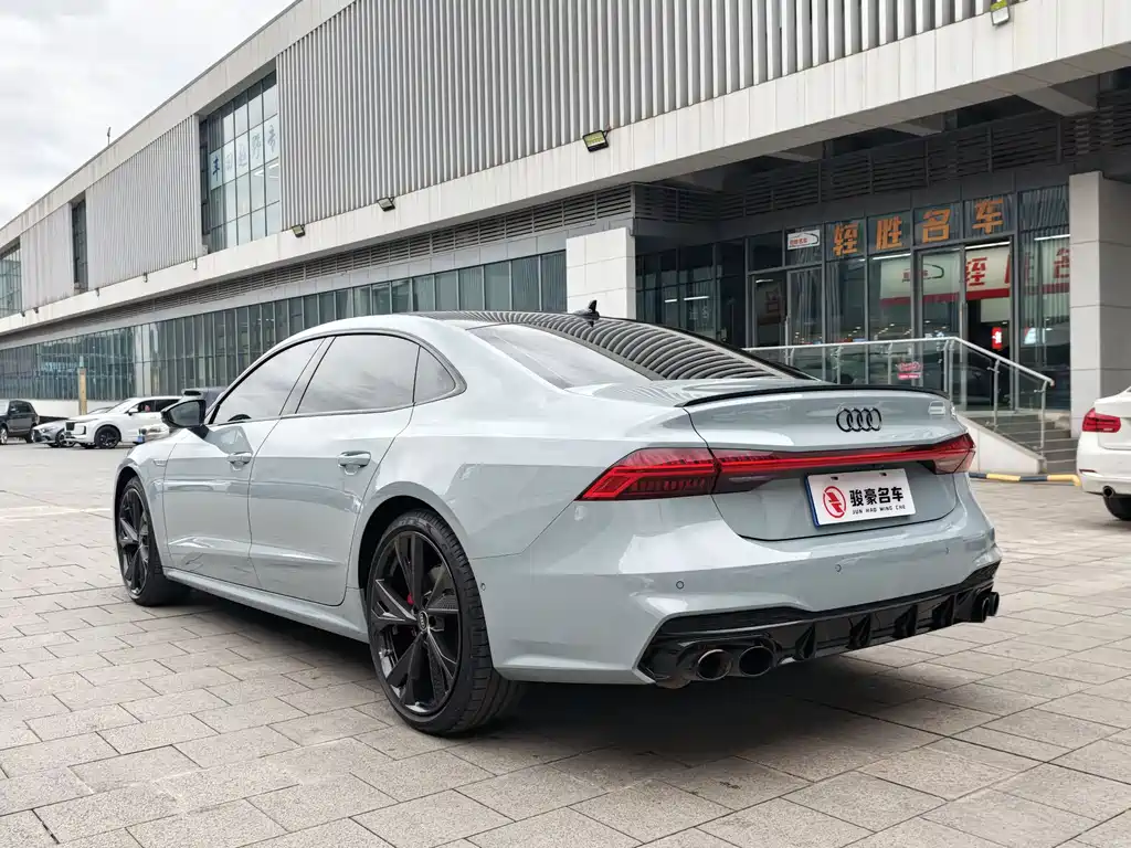 Audi A7L 2024 — фото 25