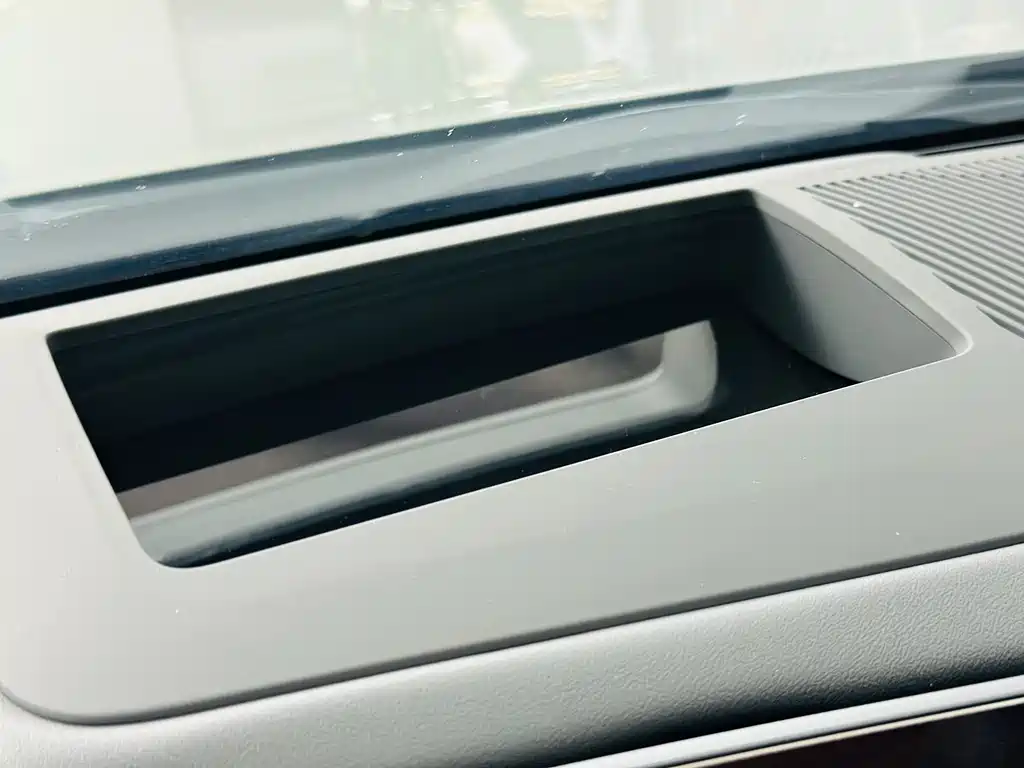 BMW 5 Series 2024 — фото 19