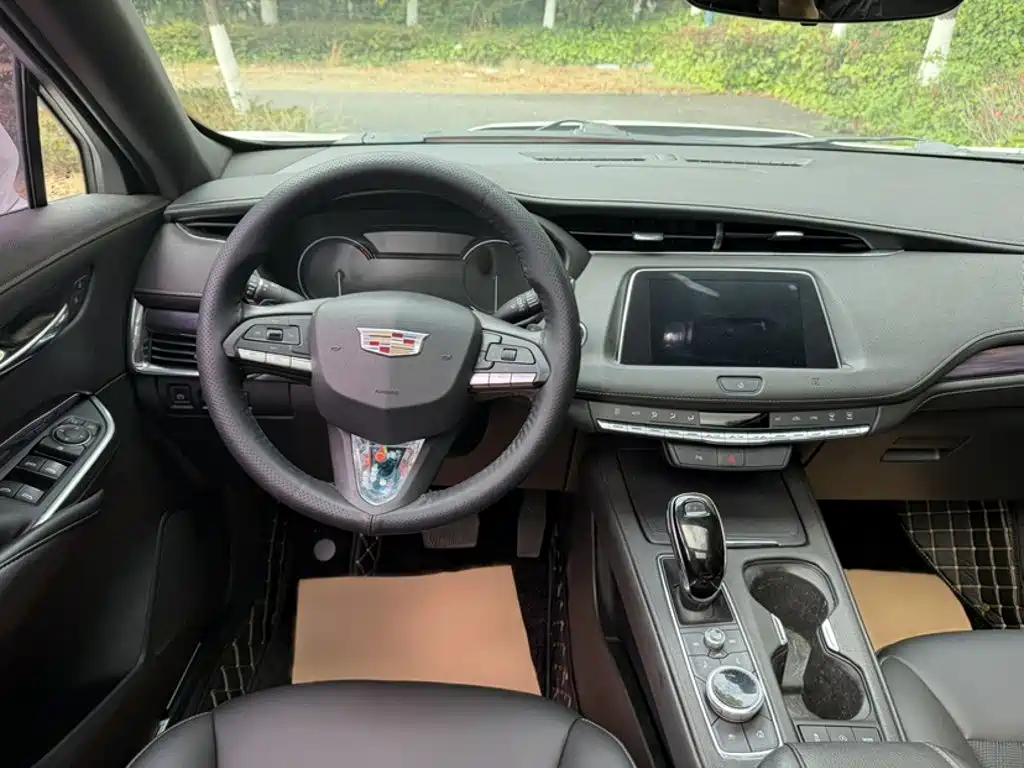Cadillac XT4 2020 — фото 16