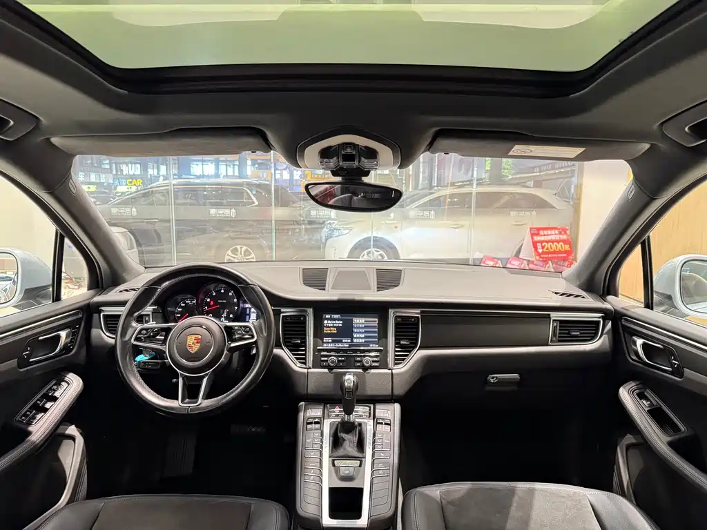 Porsche Macan 2015 — фото 17