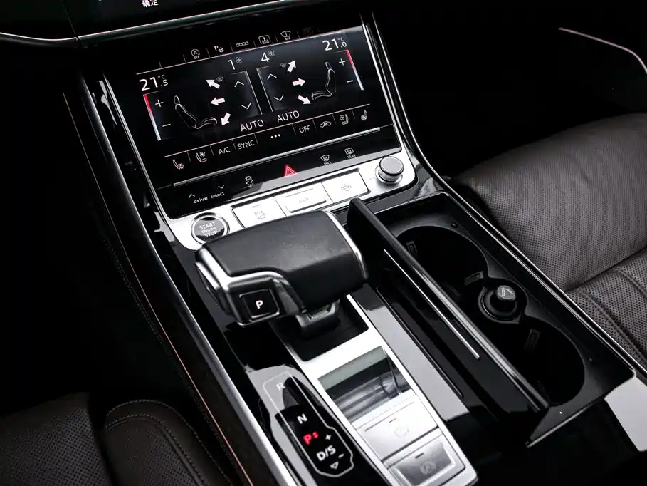 Audi A8 2021 — фото 9