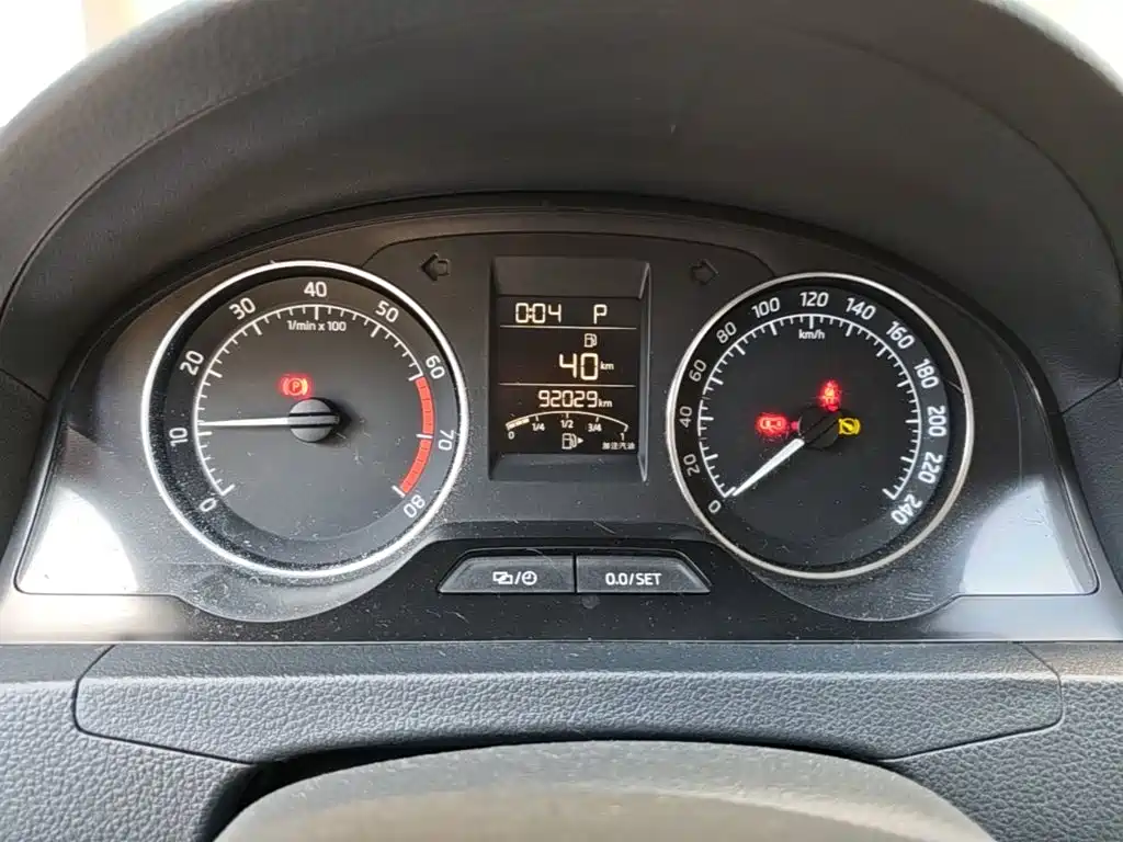 Skoda Rapid Spaceback 2017 — фото 12