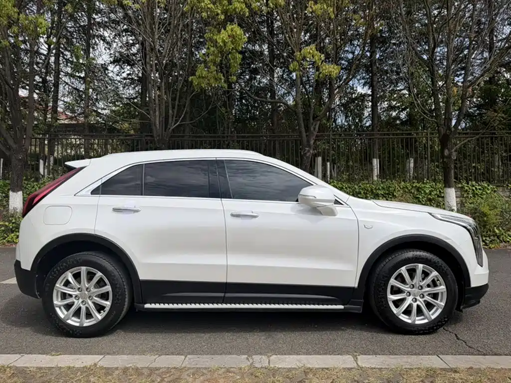 Cadillac XT4 2020 — фото 9