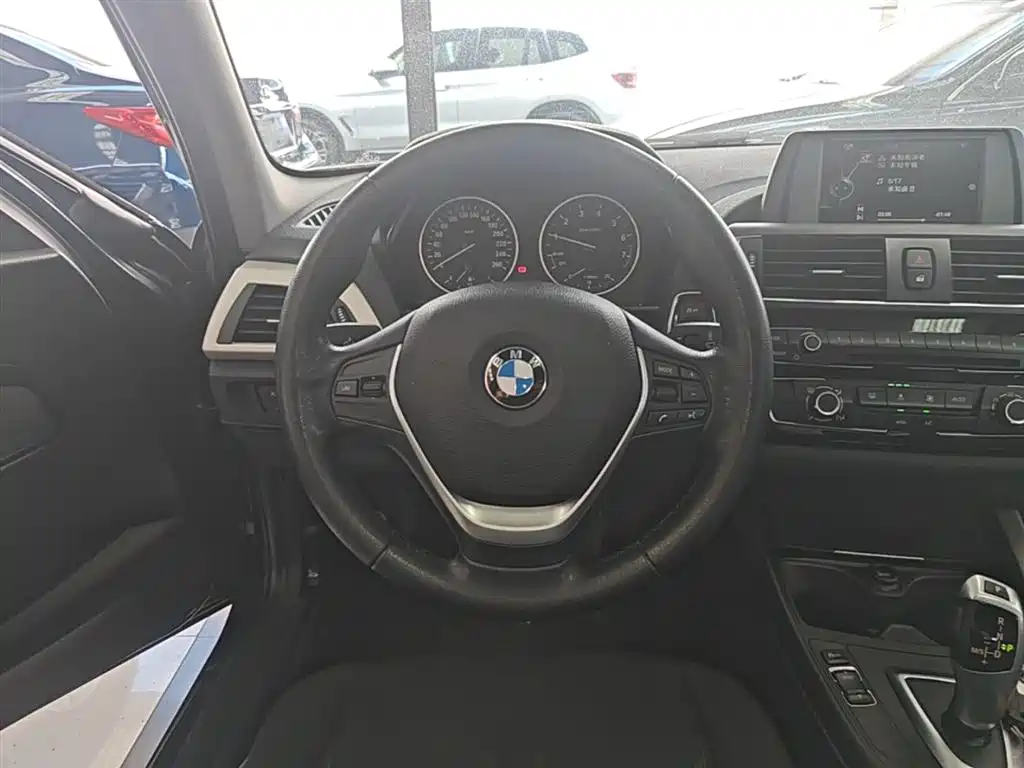 BMW 1 Series 2016 — фото 11