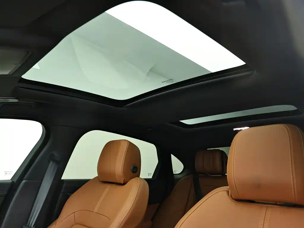 Jaguar XFL 2022 — фото 13