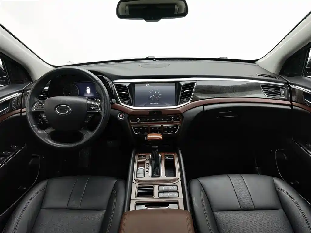 GAC Motor Trumpchi GS8 2017 — фото 5