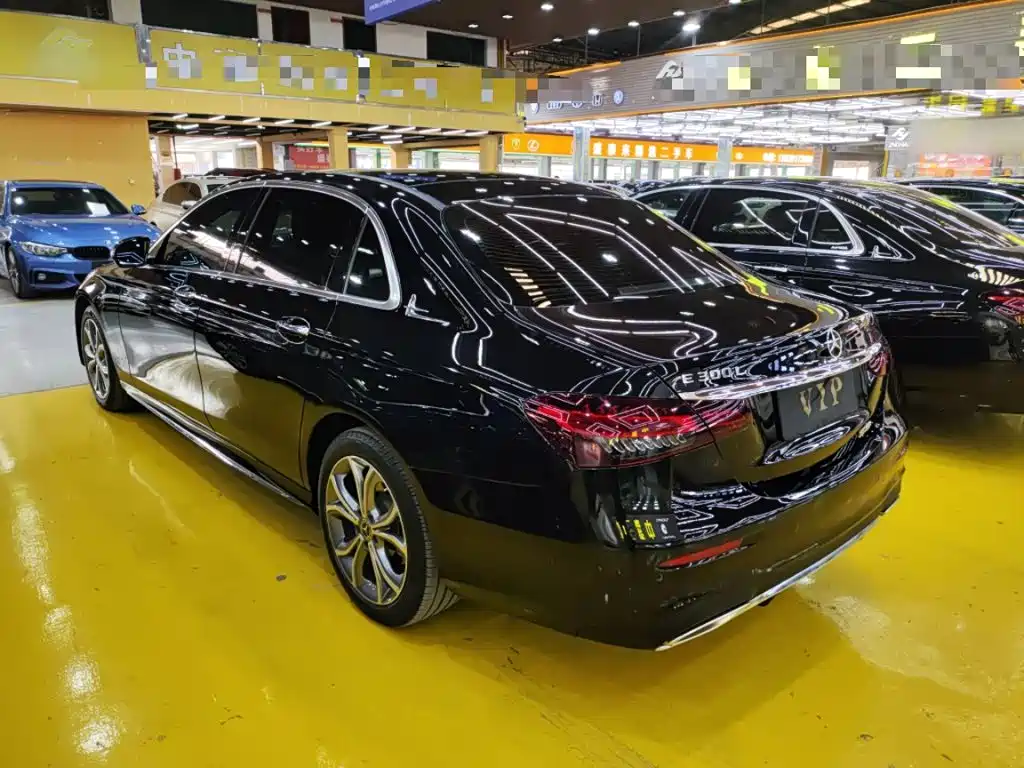 Mercedes-Benz E-Class 2022 — фото 21