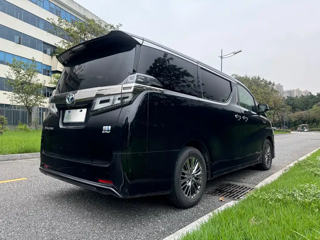 Toyota Vellfire 2021 — фото 6