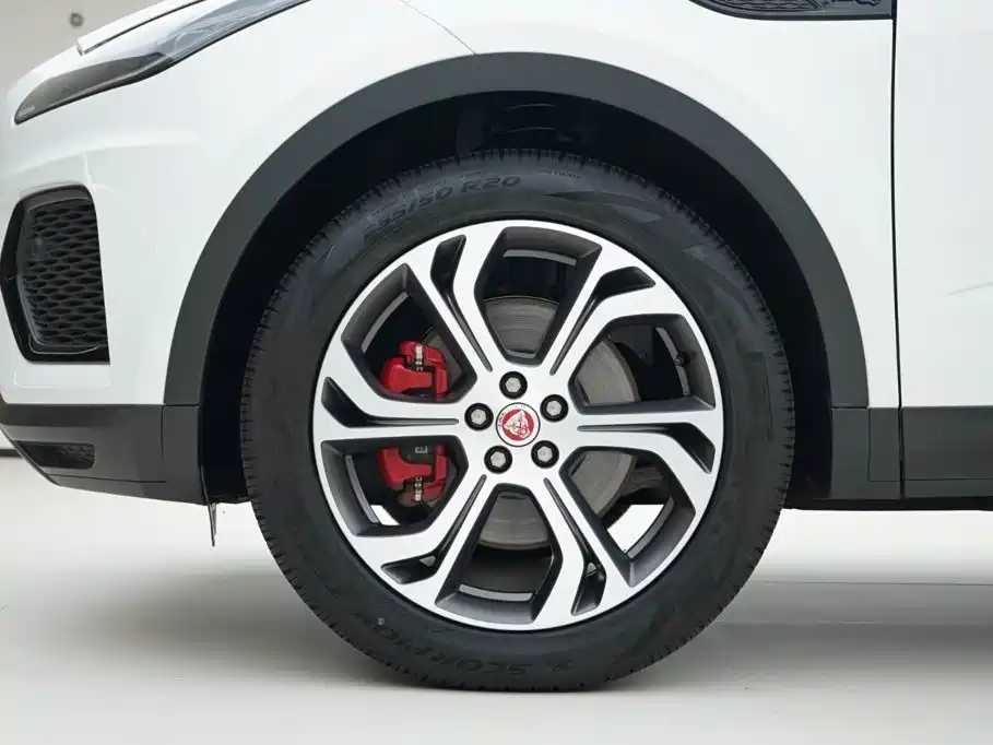 Jaguar E-PACE 2024 — фото 16