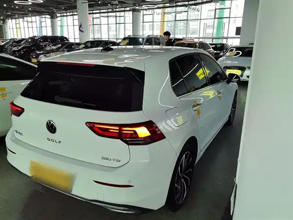 Volkswagen Golf 2021
