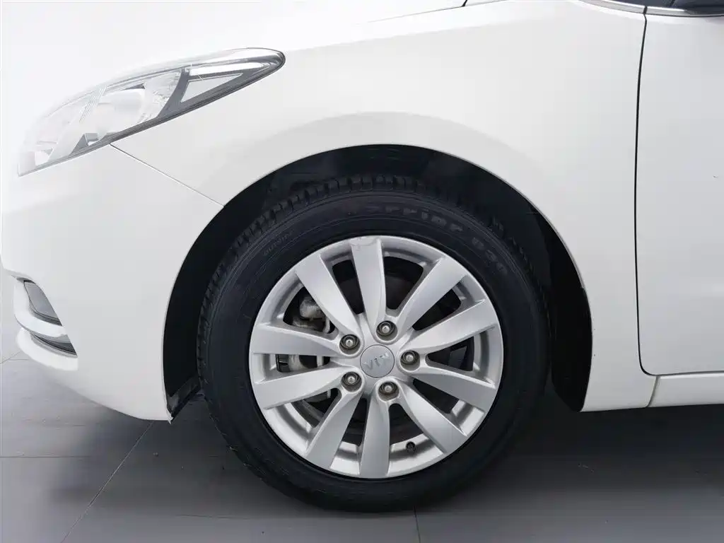 Kia K3 2016 — фото 17